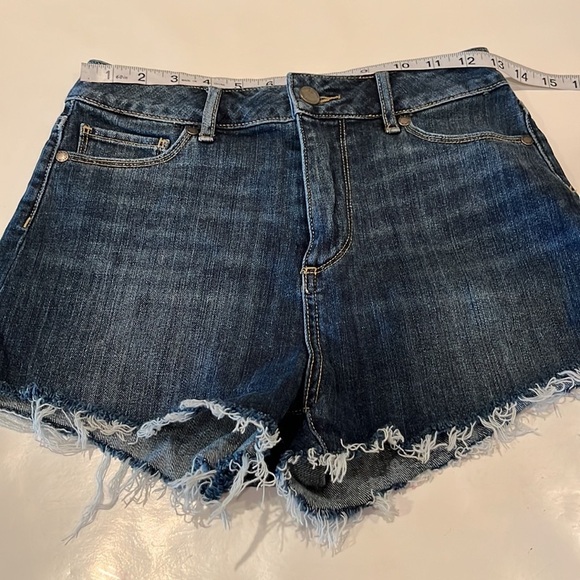 Paige High Rise Shorts Size 25 - Picture 4 of 16